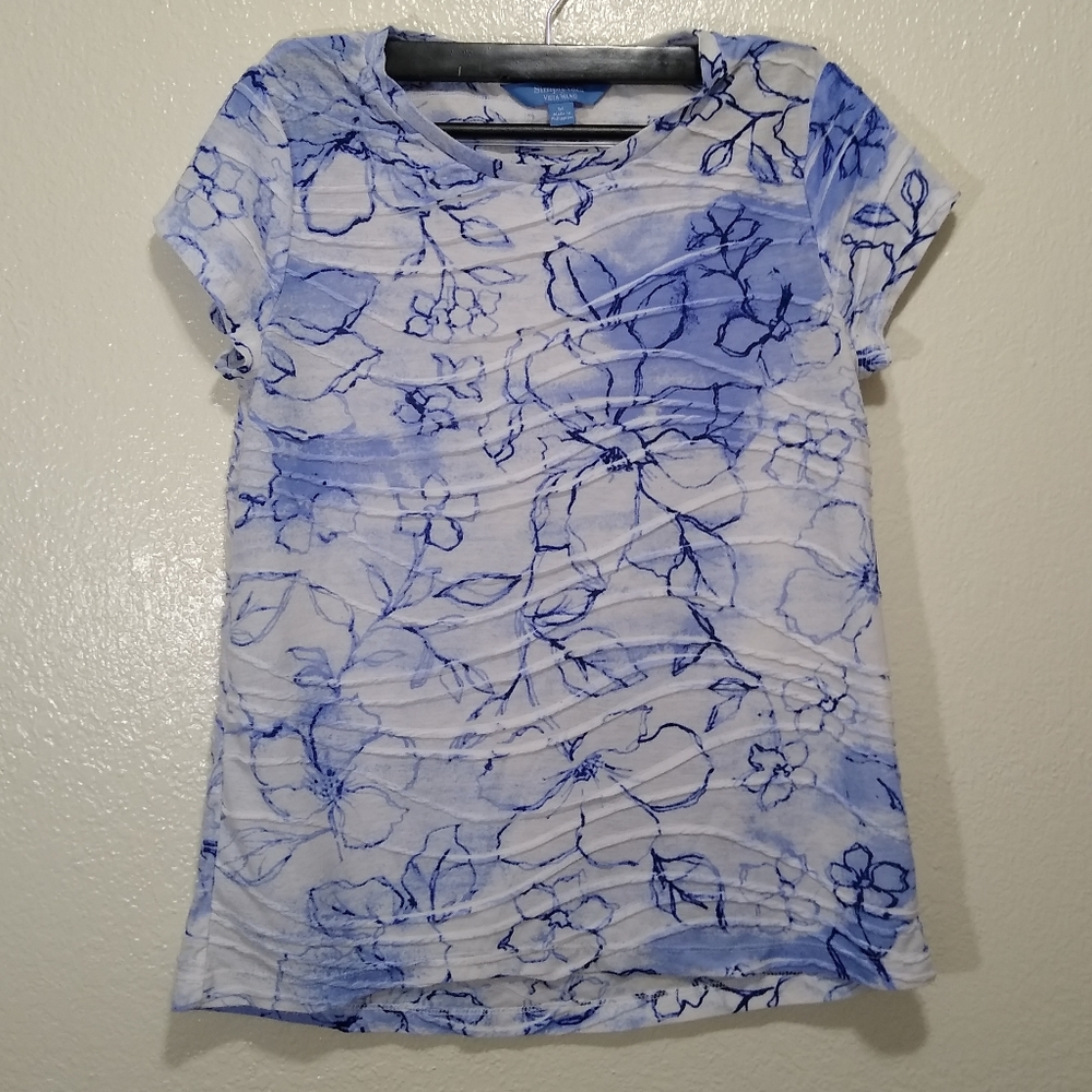 Simply Vera Wang floral top medium